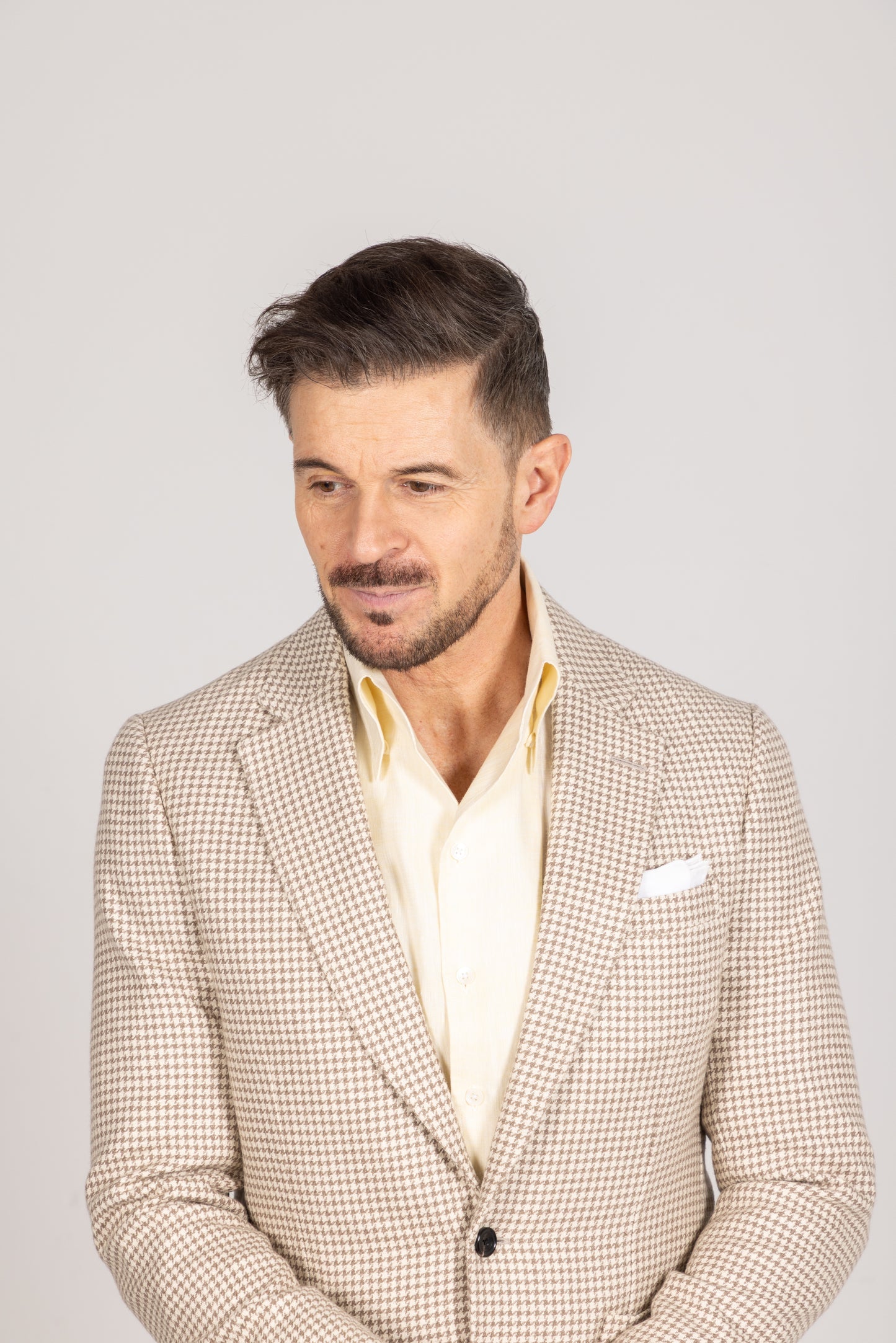 
                  
                    Single Breasted Notch Jacket in Cream Houndstooth
                  
                