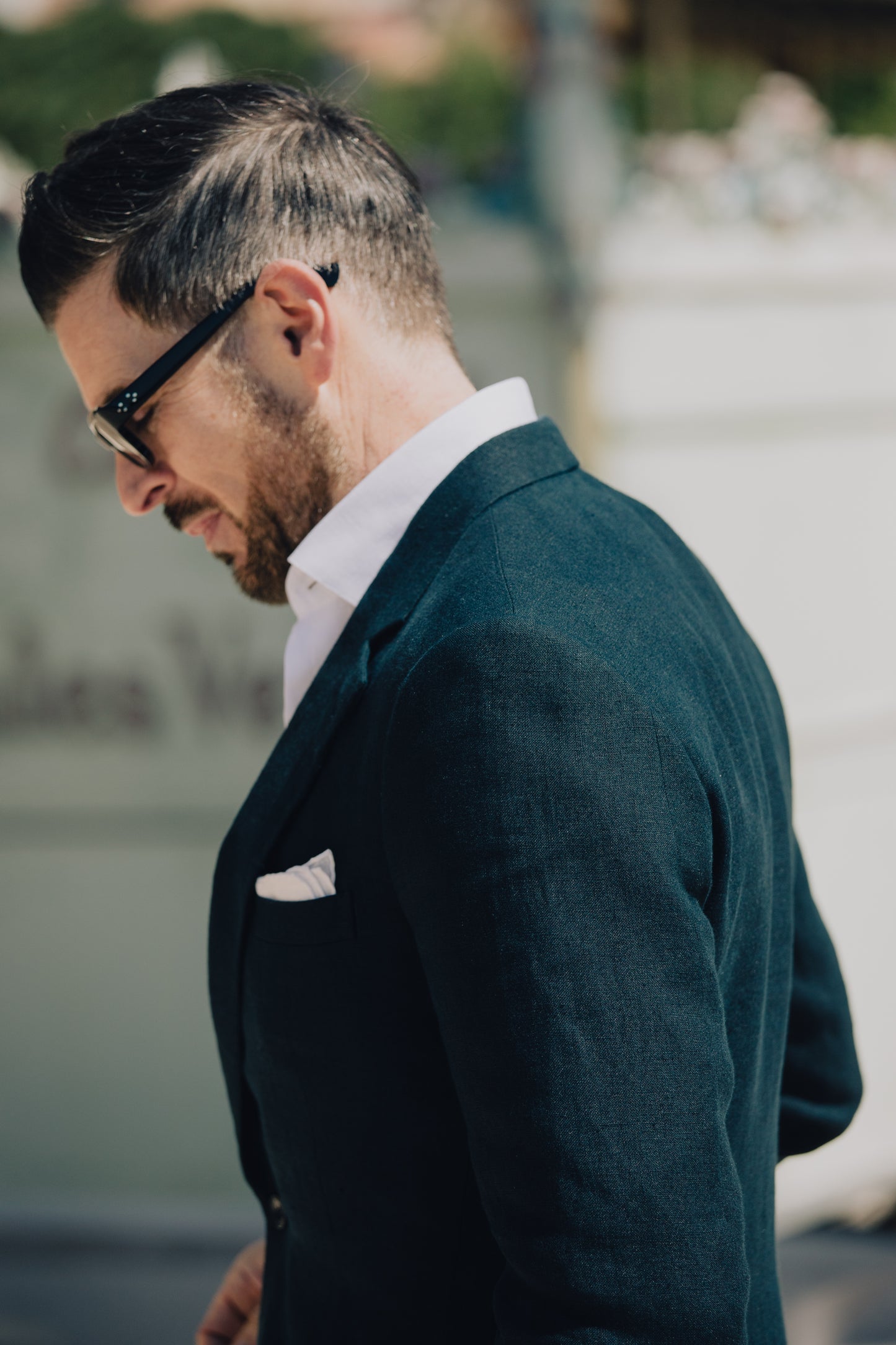 
                  
                    Single Breasted Notch Lapel Jacket in Navy Linen
                  
                