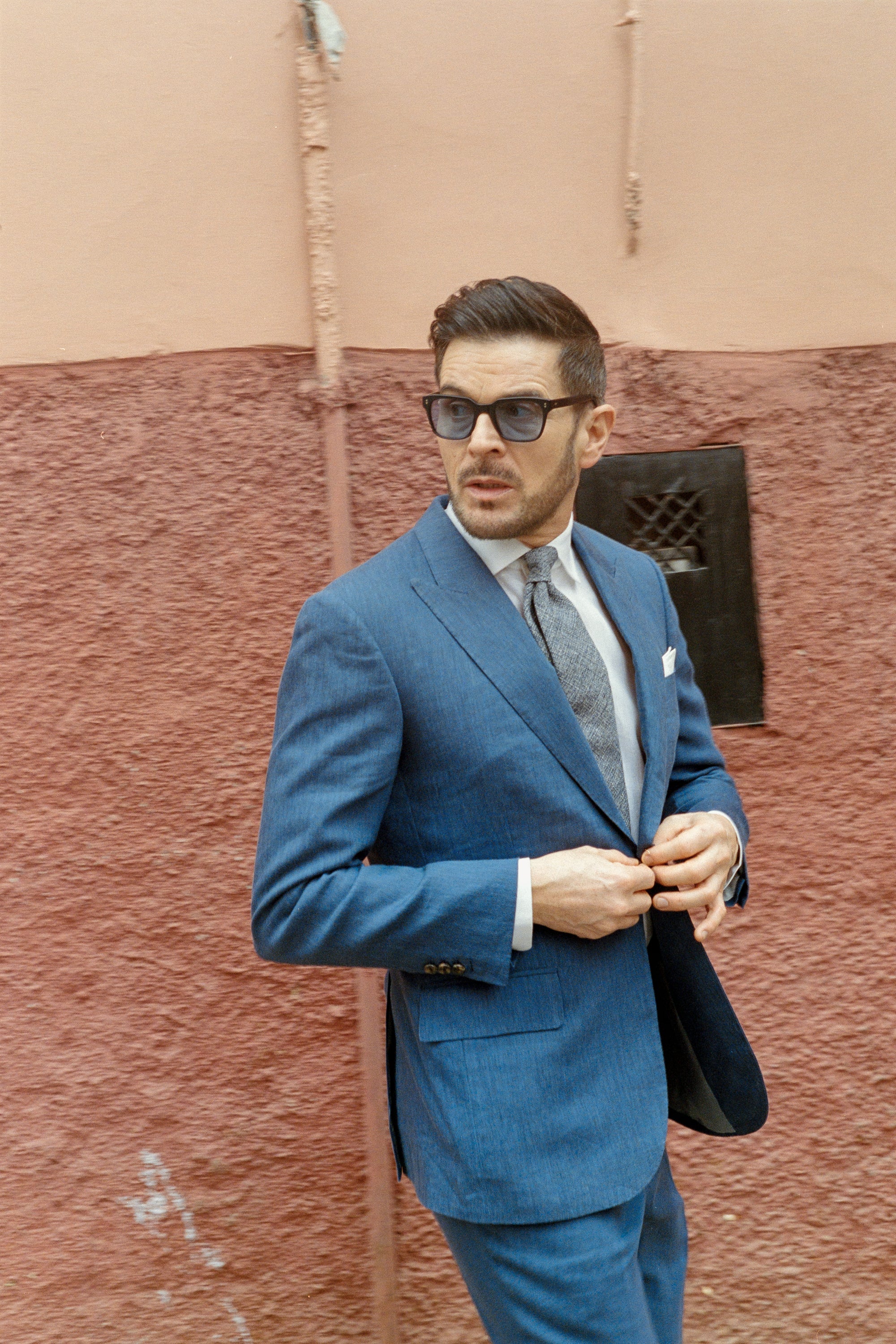 Single Breasted Peak Lapel Suit in Mid Blue Wool Linen – Cad The